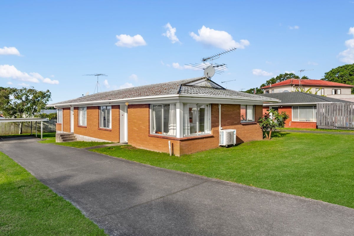 1/80 Howard Hunter Avenue, St Johns, Auckland - Carousel 2