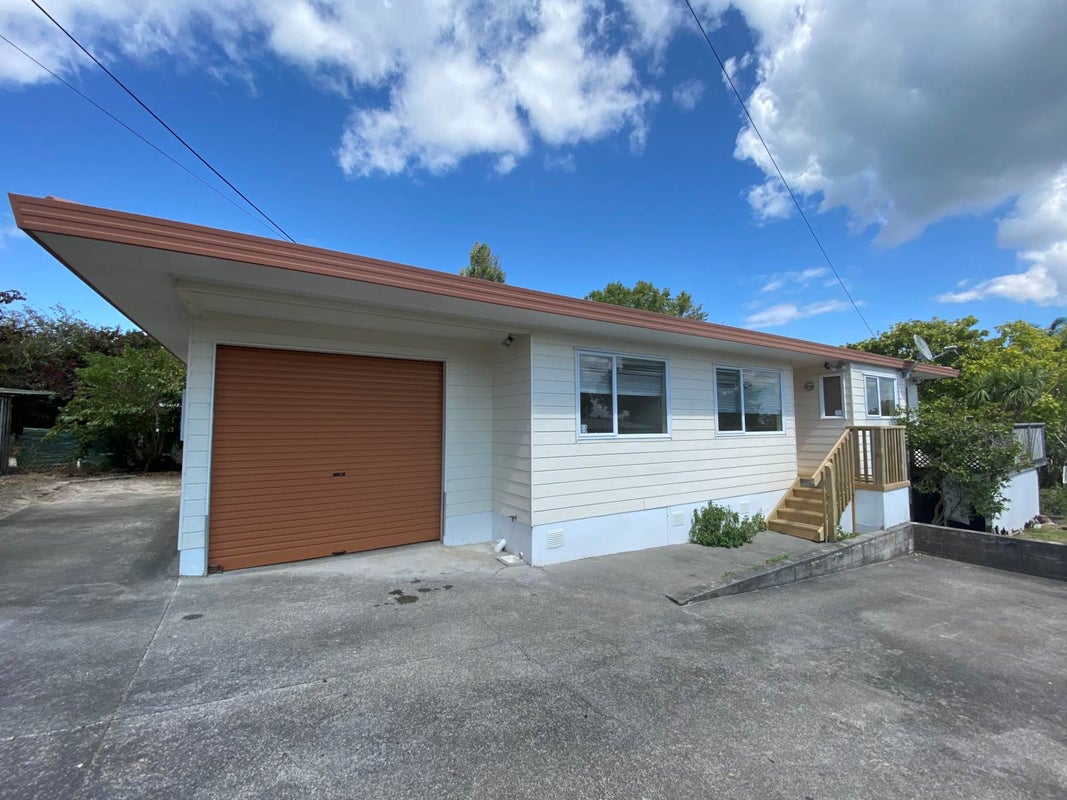 2/17 Kia Ora Road, Beach Haven, Auckland - Carousel 2