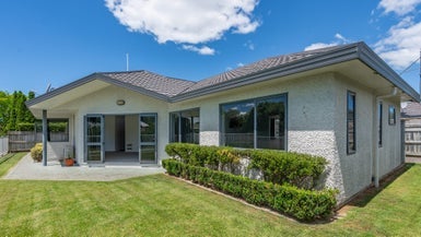 34A Kensington Drive, Taradale, Napier - Carousel 1