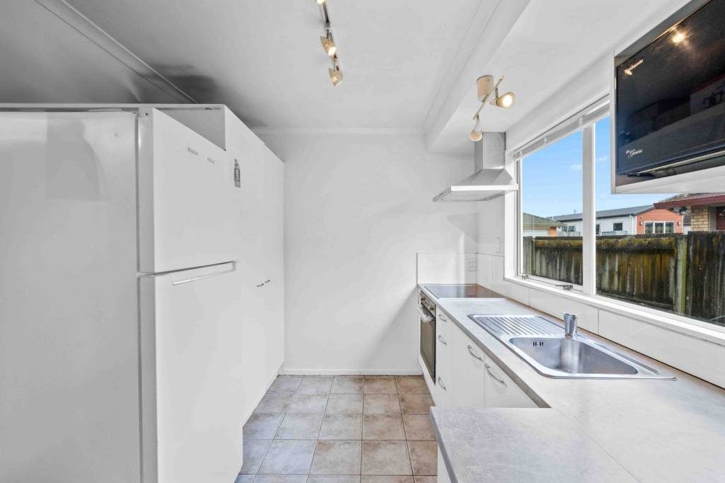 10 Portrush Lane, Takanini, Auckland - Carousel 9