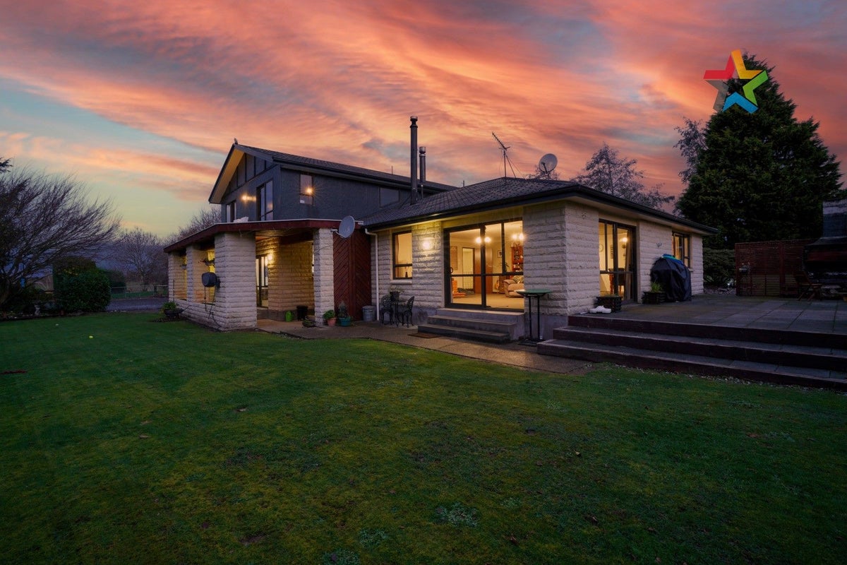 220 Mill Road South, Seaward Bush, Invercargill - Carousel 1