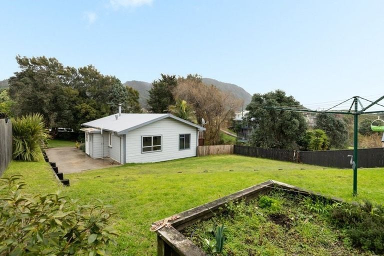 12 Heale Street, Matata, Whakatane - Carousel 3