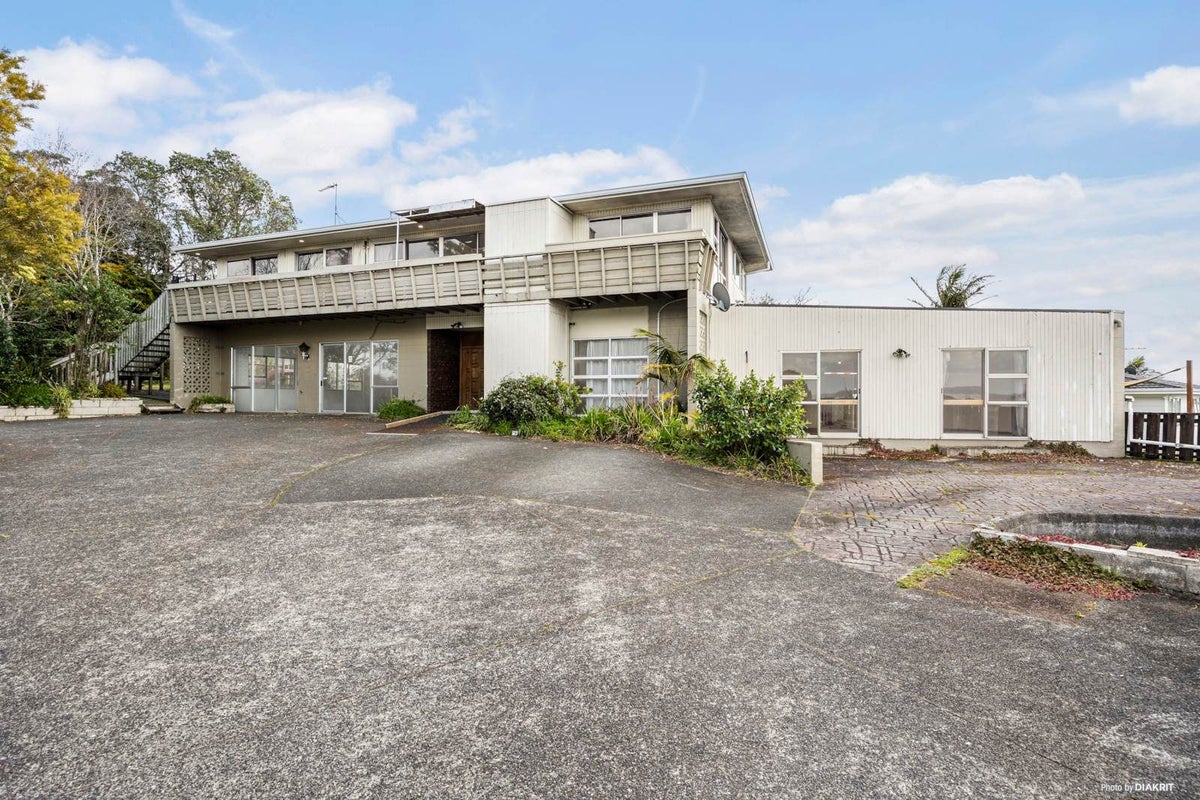 6 Forsythe Place, Massey, Waitakere City, Auckland - Carousel 1