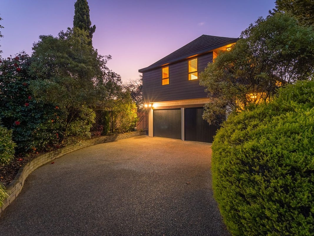 10 Edgewater Street, Waikanae - Carousel 2