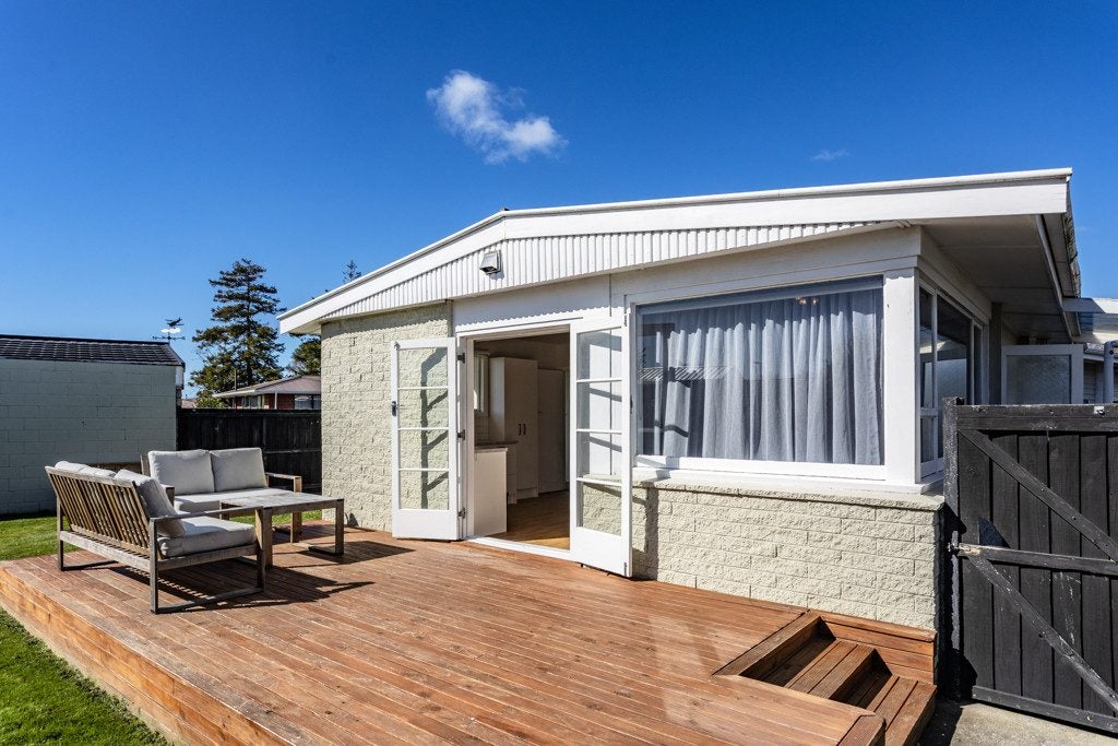 39A Prestons Road, Redwood, Christchurch - Carousel 1
