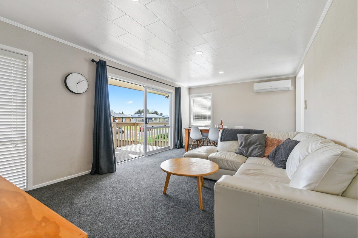 4 Clematis Avenue, Pukete, Hamilton - Carousel 2