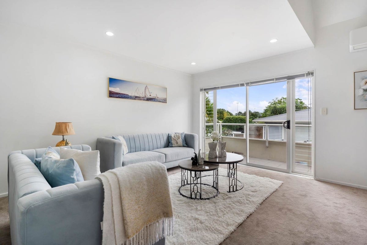24 Banks Road, Mount Wellington, Auckland - Carousel 1