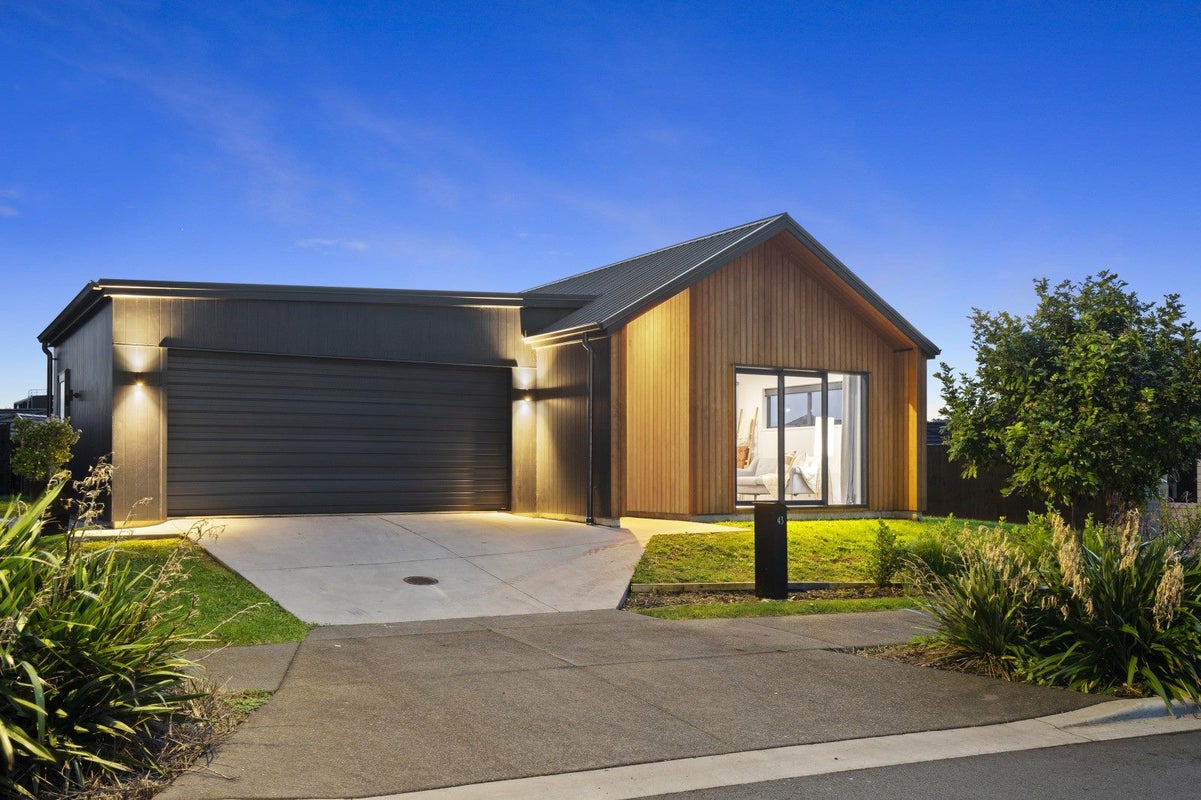 43 Te Paea Avenue, Karaka, Papakura - Carousel 1