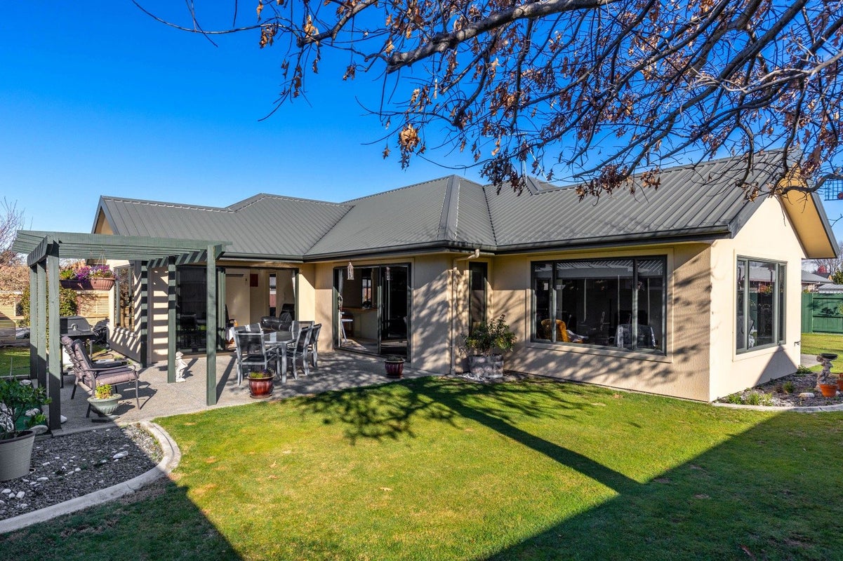 8 Farnham Drive, Springlands, Blenheim - Carousel 2