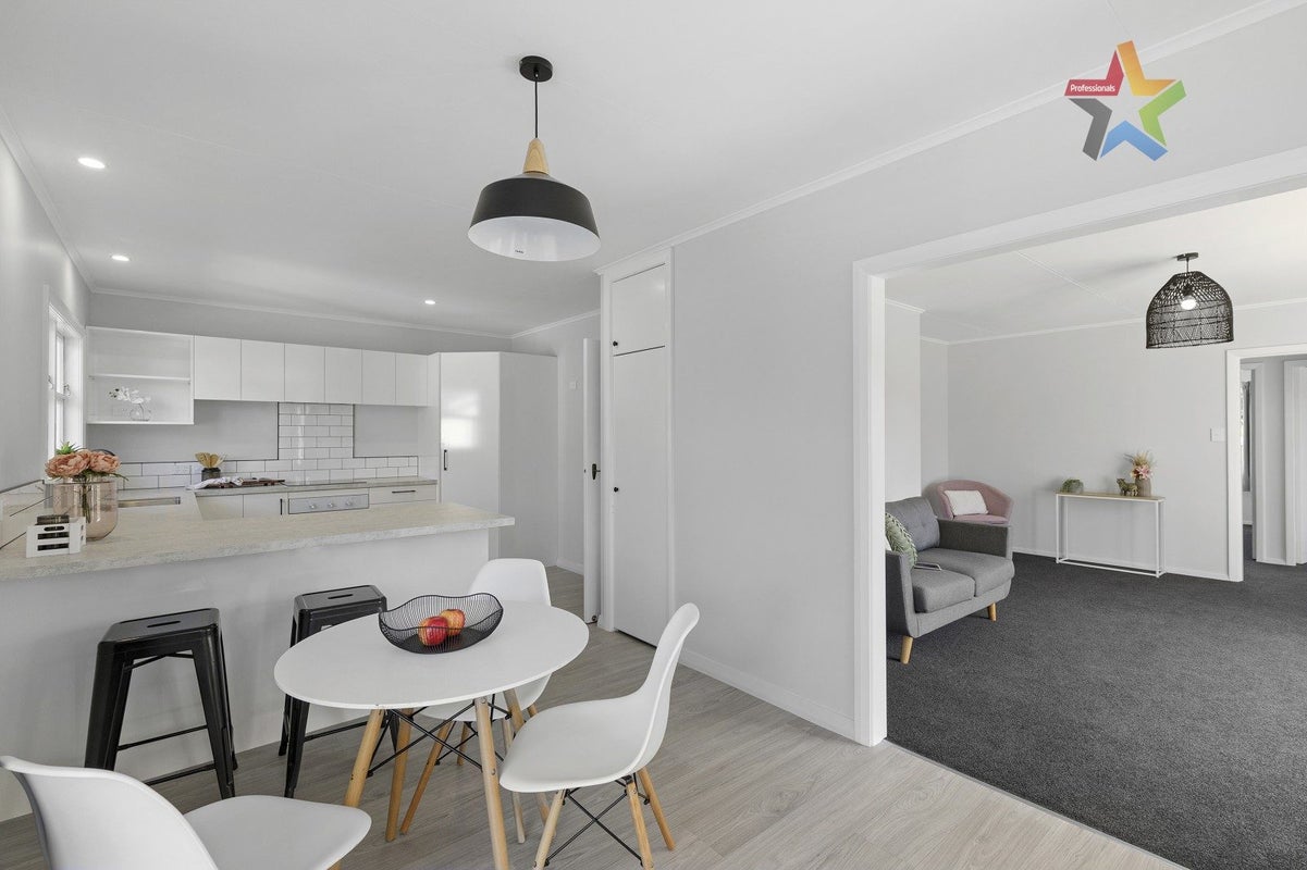385 Stokes Valley Road, Stokes Valley, Lower Hutt - Carousel 2