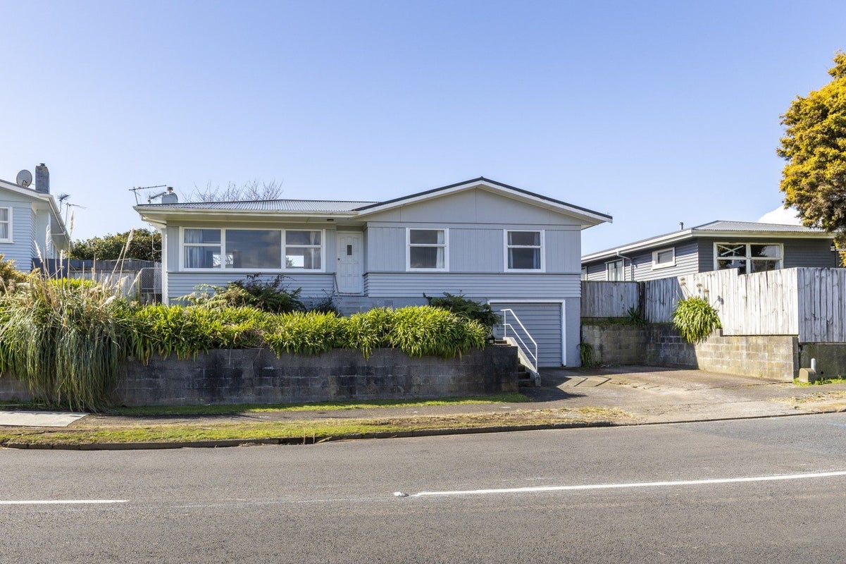 43 Belair Avenue, Blagdon, New Plymouth - Carousel 1