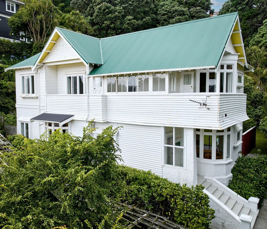 17 Grass Street, Oriental Bay, Wellington - Carousel 1