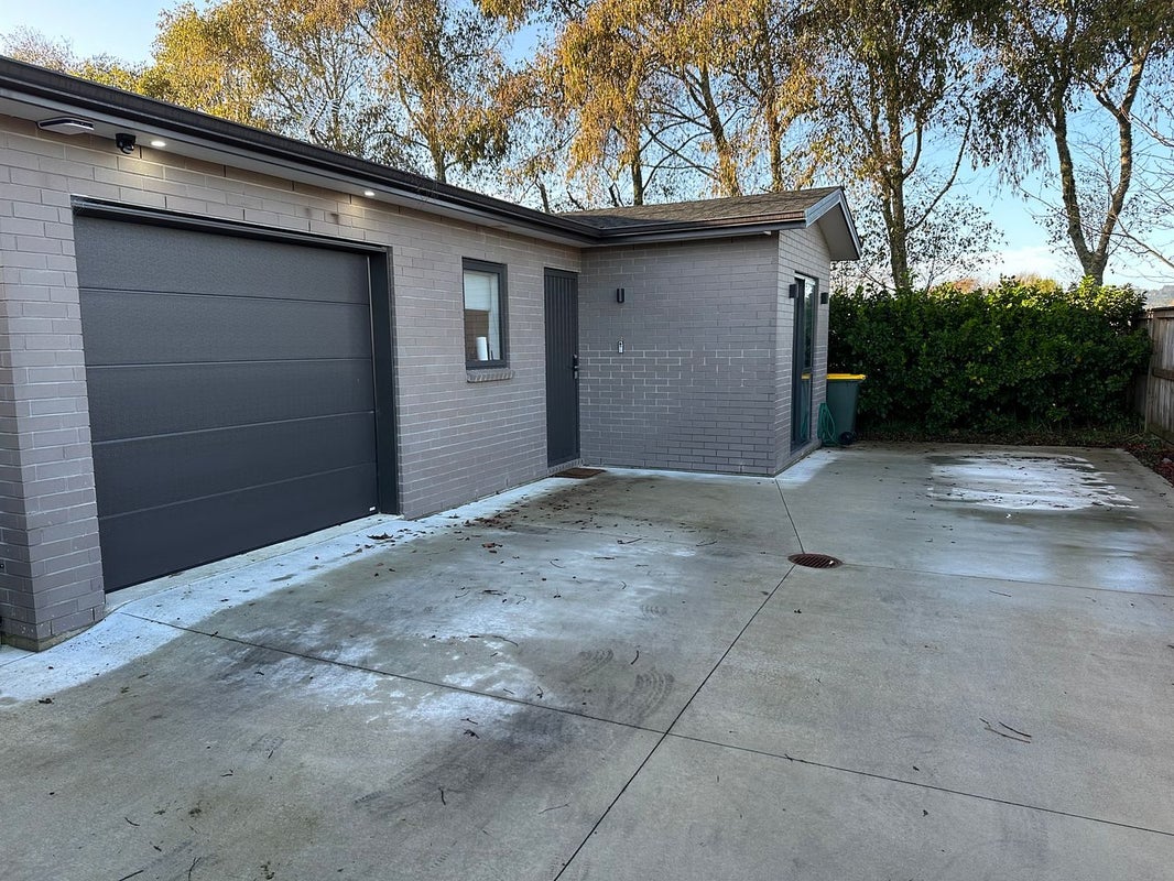 18 Benjamin Place, Papakura - Carousel 1