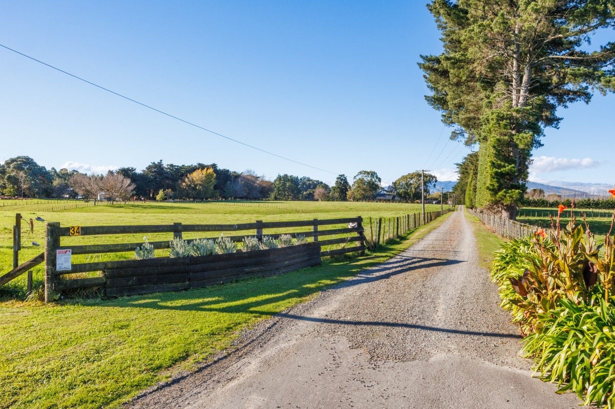 34 Hazelhurst Line, Kelvin Grove, Palmerston North - Carousel 45