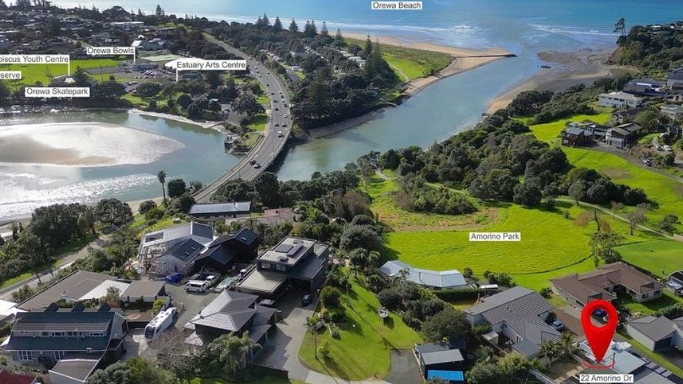 22 Amorino Drive, Red Beach, Whangaparaoa - Carousel 1