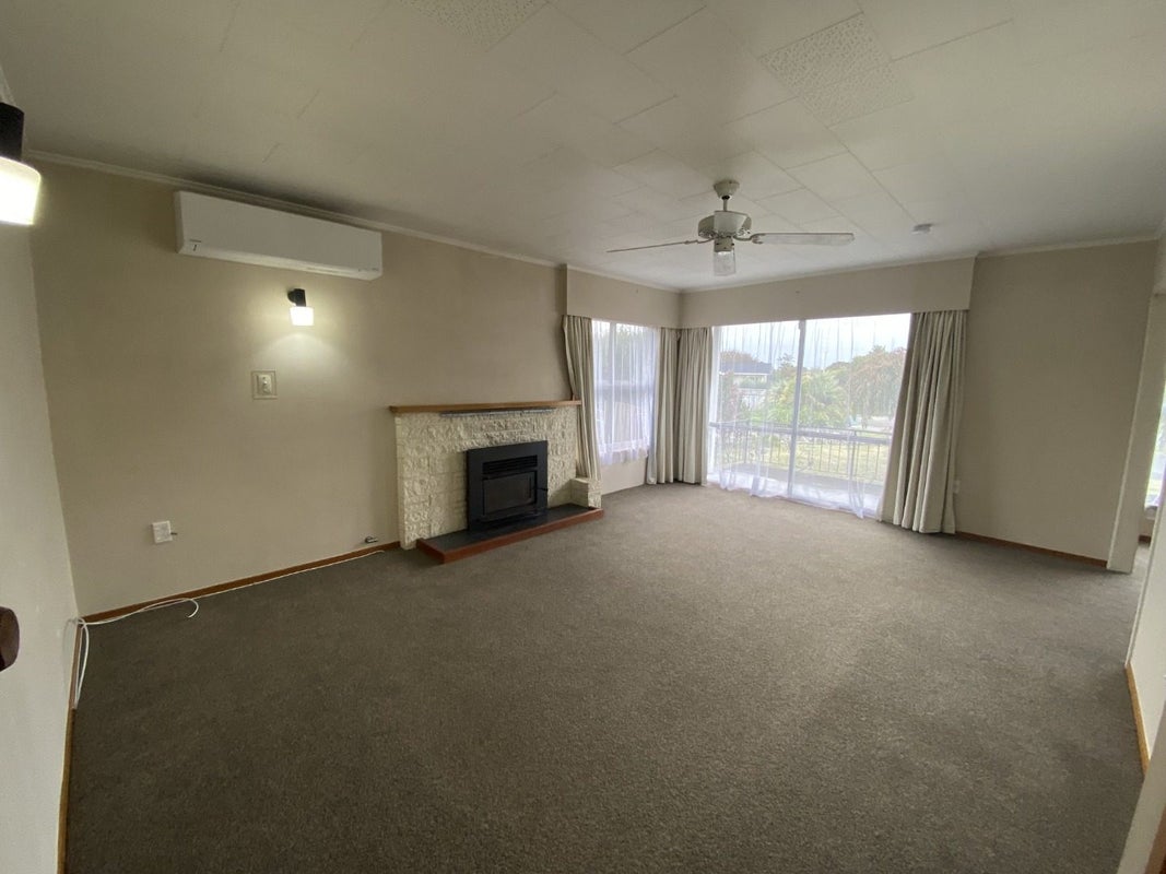 9 Bale Place, Havelock North, Havelock North - Carousel 2