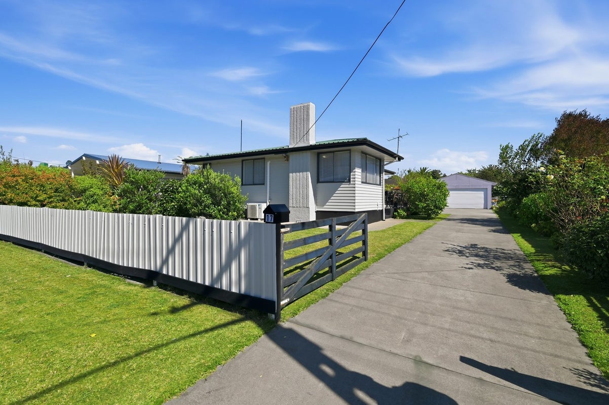 17 Jameson Avenue, Fenton Park, Rotorua - Carousel 1
