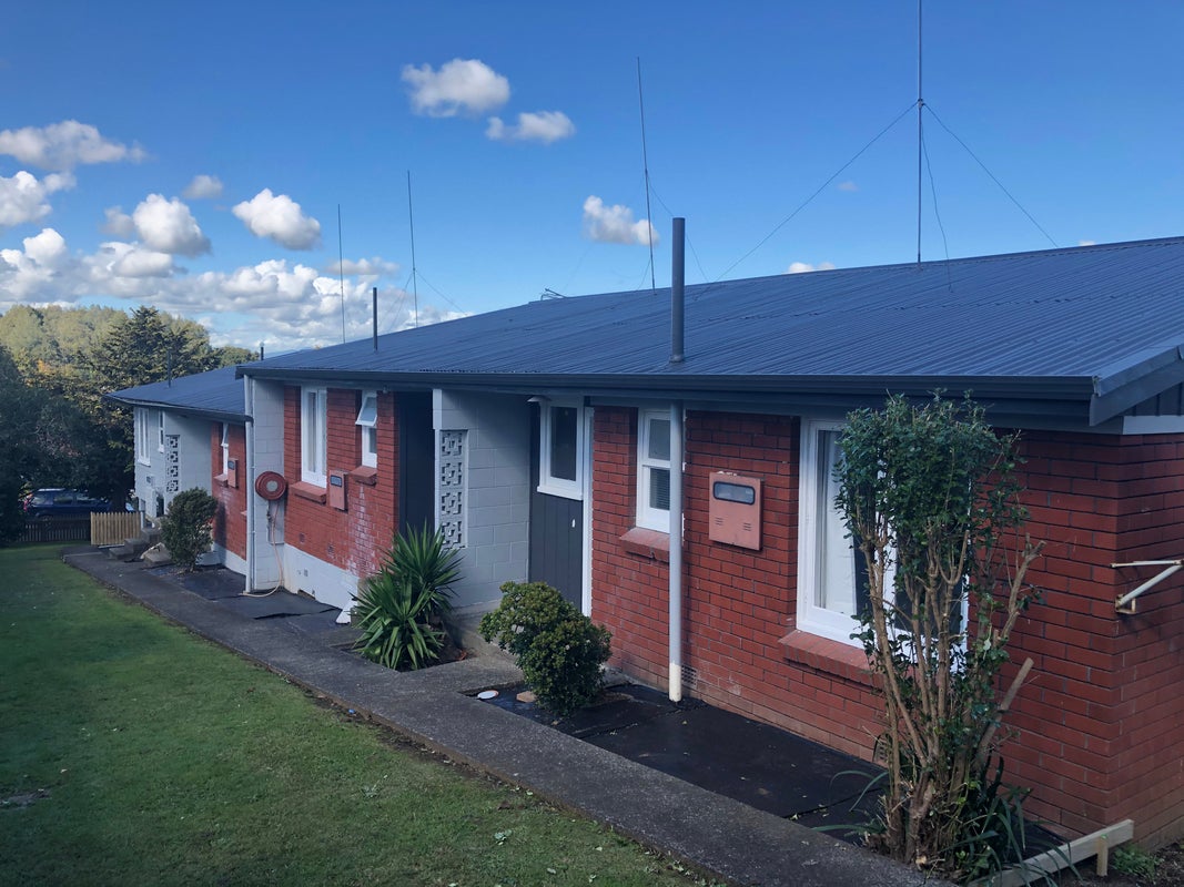 2/37 Aurora Terrace, Hillcrest, Hamilton - Carousel 2