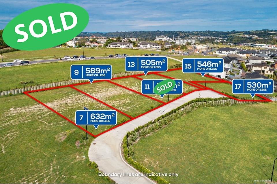 13 Pocock Lane, Oteha, Auckland - Carousel 1