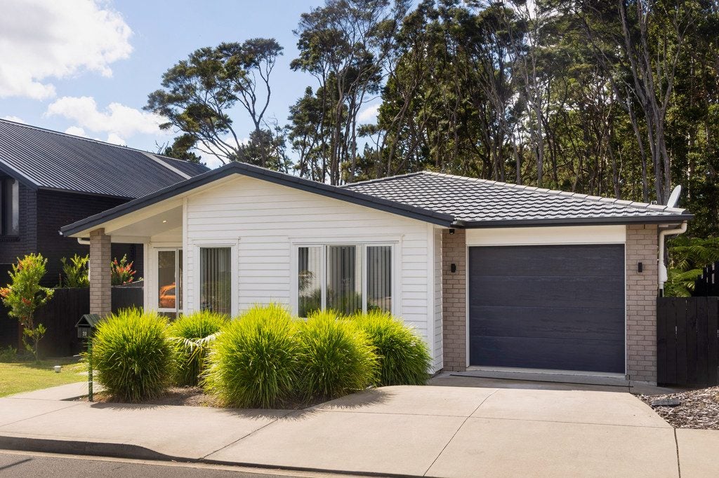 20 Greenwoods Close, Titirangi, Auckland - Carousel 2