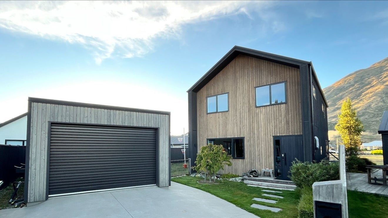 70 Toni's Terrace, Lower Shotover, Queenstown - Carousel 1