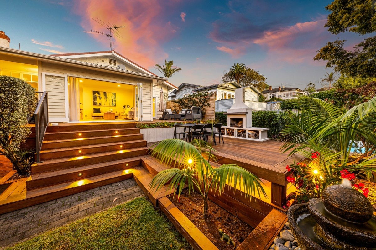 40 Asquith Avenue , Mount Albert, Auckland - Carousel 1