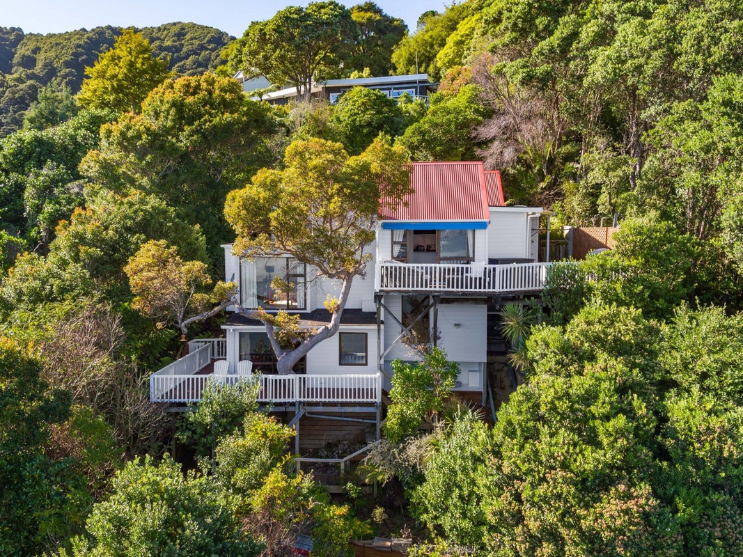236 Marine Drive, Lowry Bay, Lower Hutt - Carousel 2