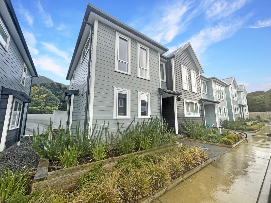 9 Te Ara o Puakawe, Wainuiomata, Lower Hutt - Carousel 15