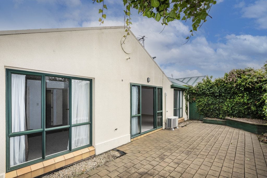 4/238 Stanmore Road, Richmond, Christchurch - Carousel 1