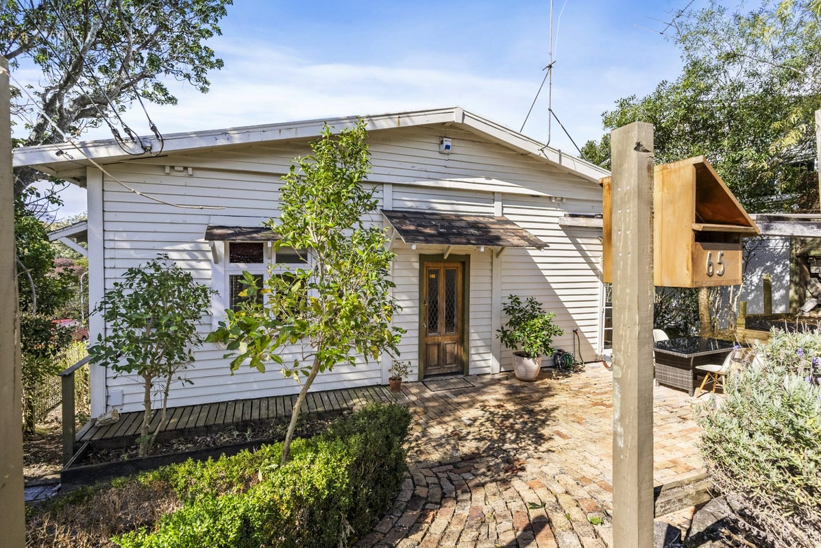 65 Finch Street, Morningside, Auckland - Carousel 1