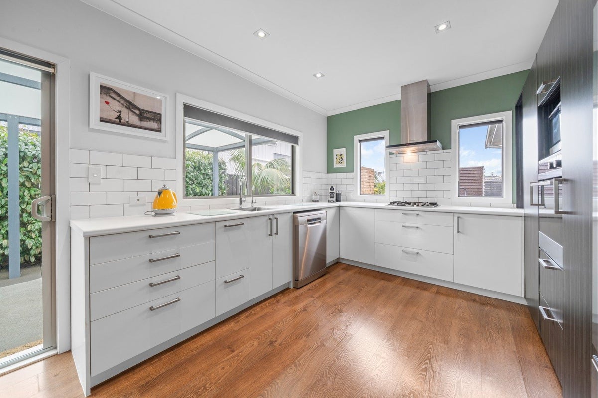 2 Northpoint Way, Bell Block, New Plymouth - Carousel 1