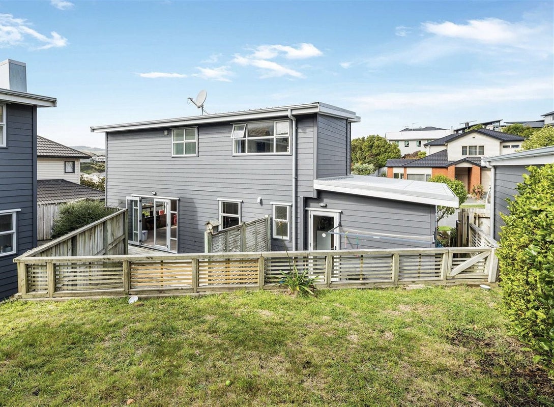 10 Erlestoke Crescent, Churton Park, Wellington - Carousel 16