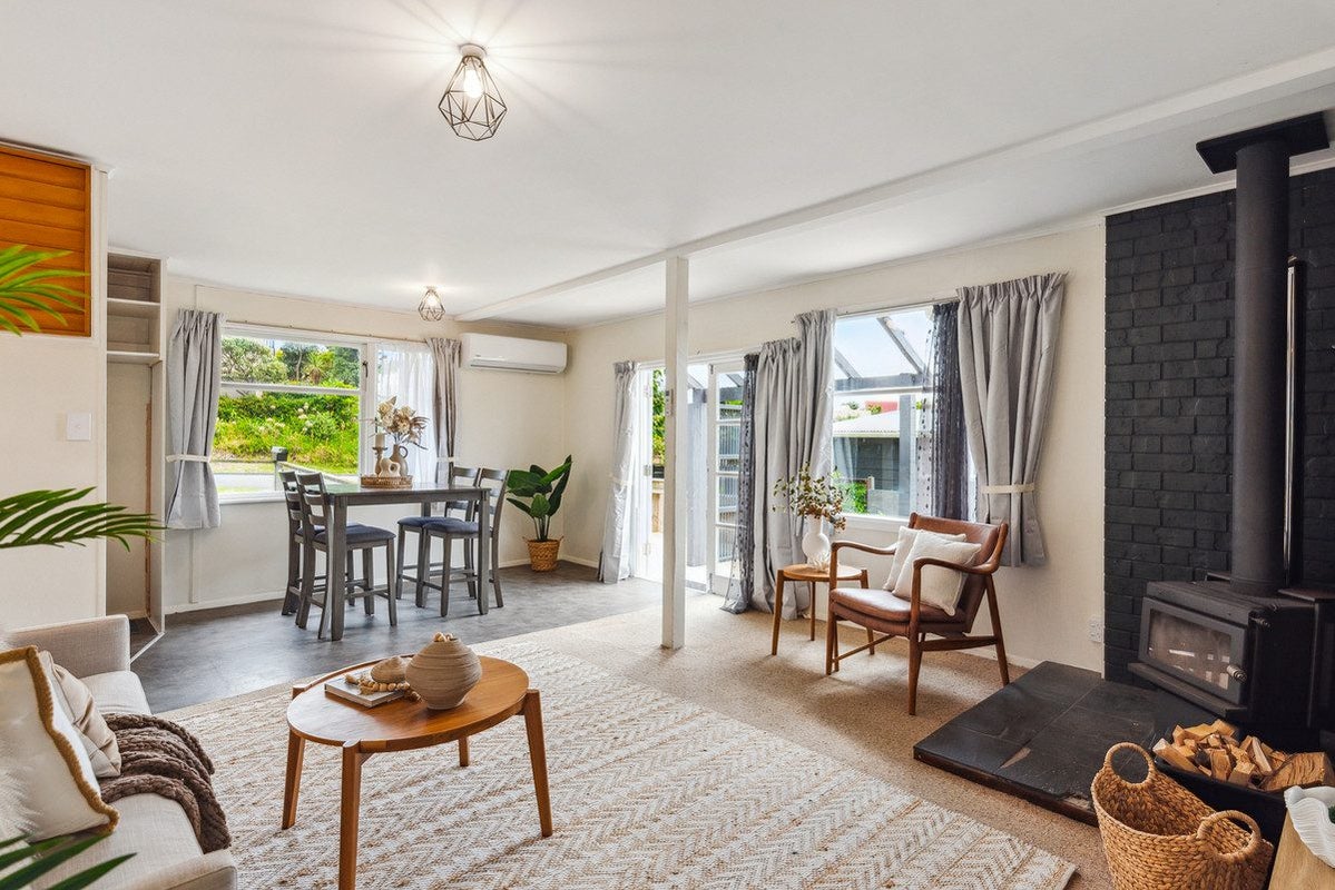 105 Seaview Road, Paraparaumu Beach, Paraparaumu - Carousel 2