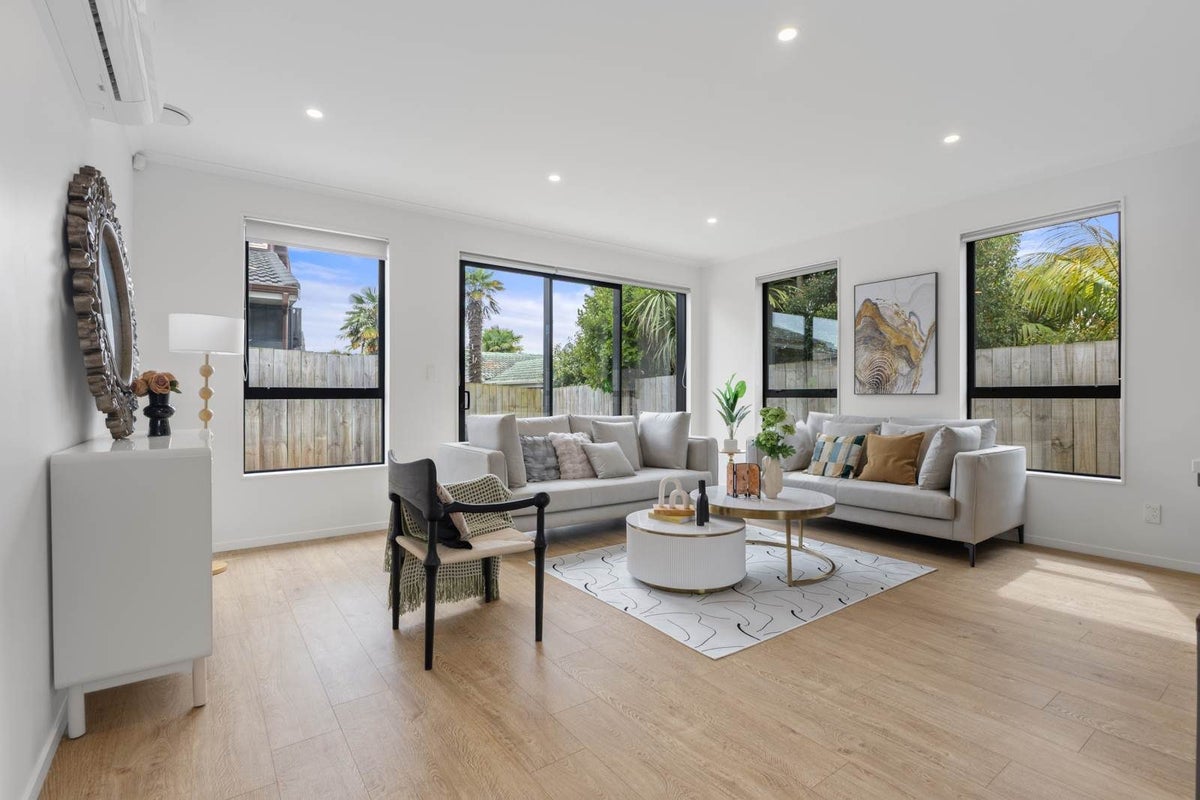27A La Perouse Street, Botany Downs, Auckland - Carousel 2