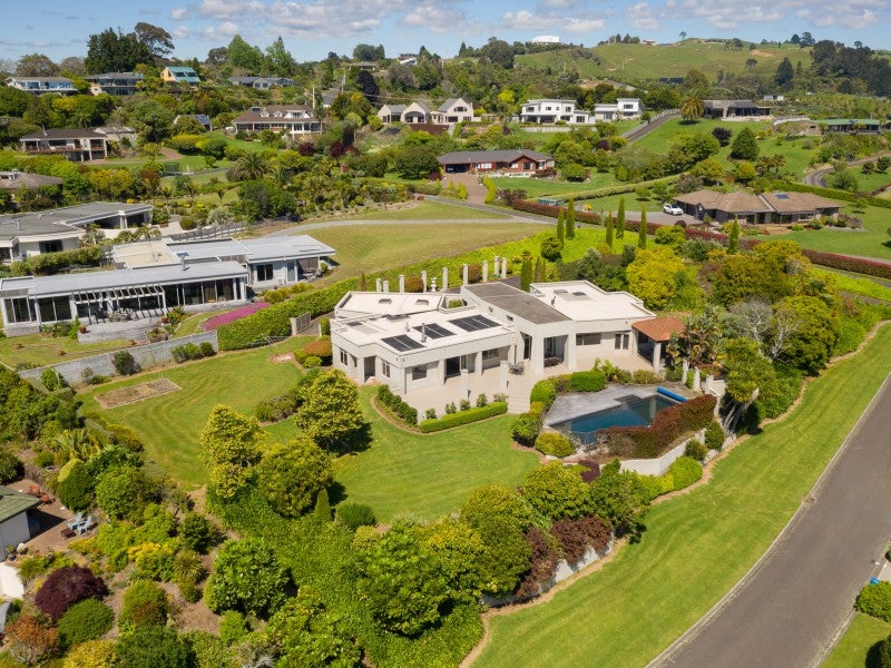 16 Dawn View Place, Minden, Tauranga - Carousel 1