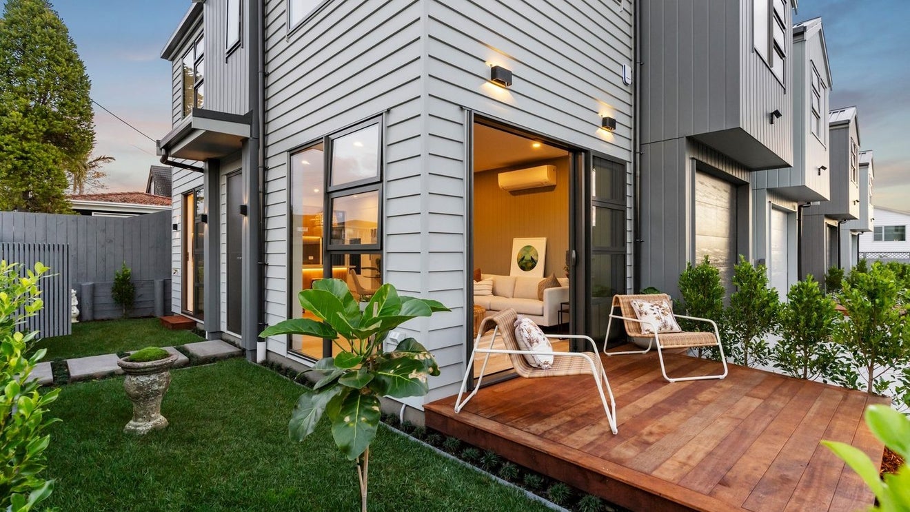 3 Trafalgar Road, Milford, Auckland - Carousel 1