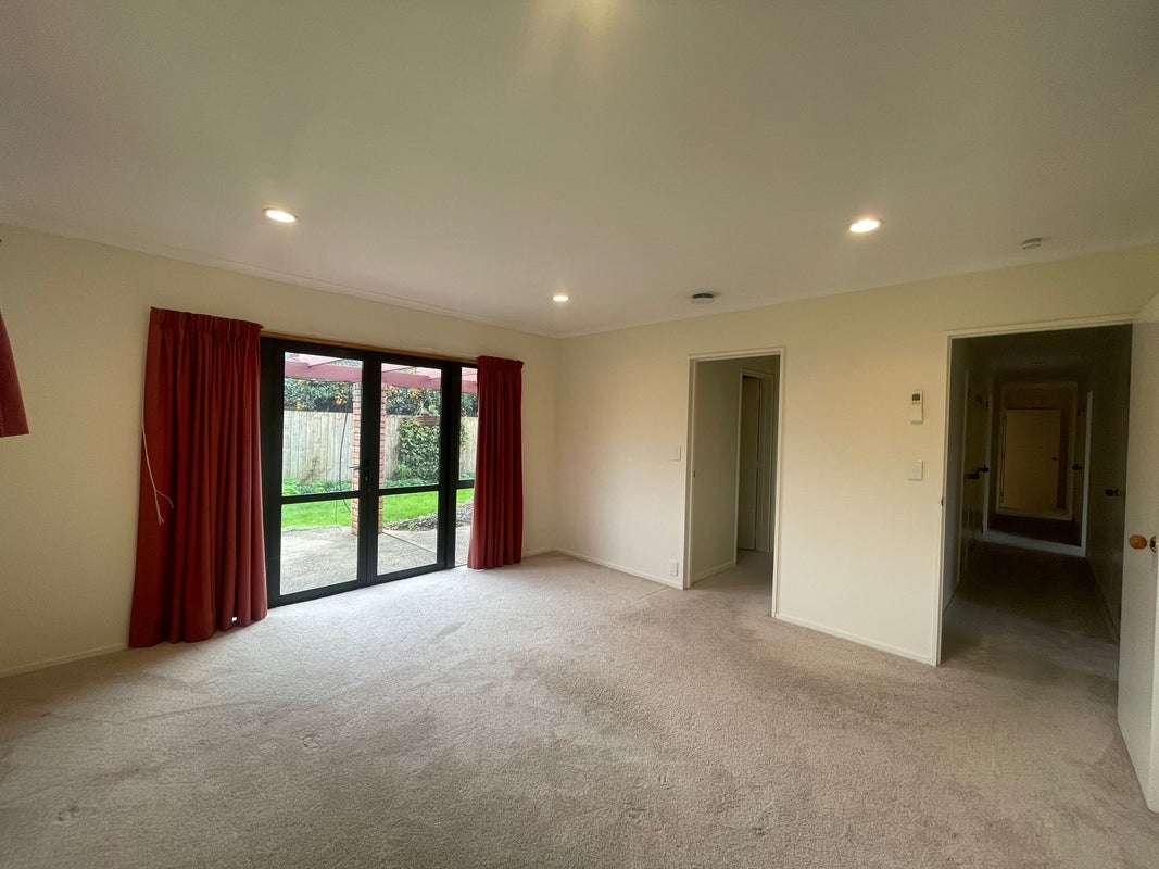 20 Fendalton Drive, Rototuna, Hamilton - Carousel 9