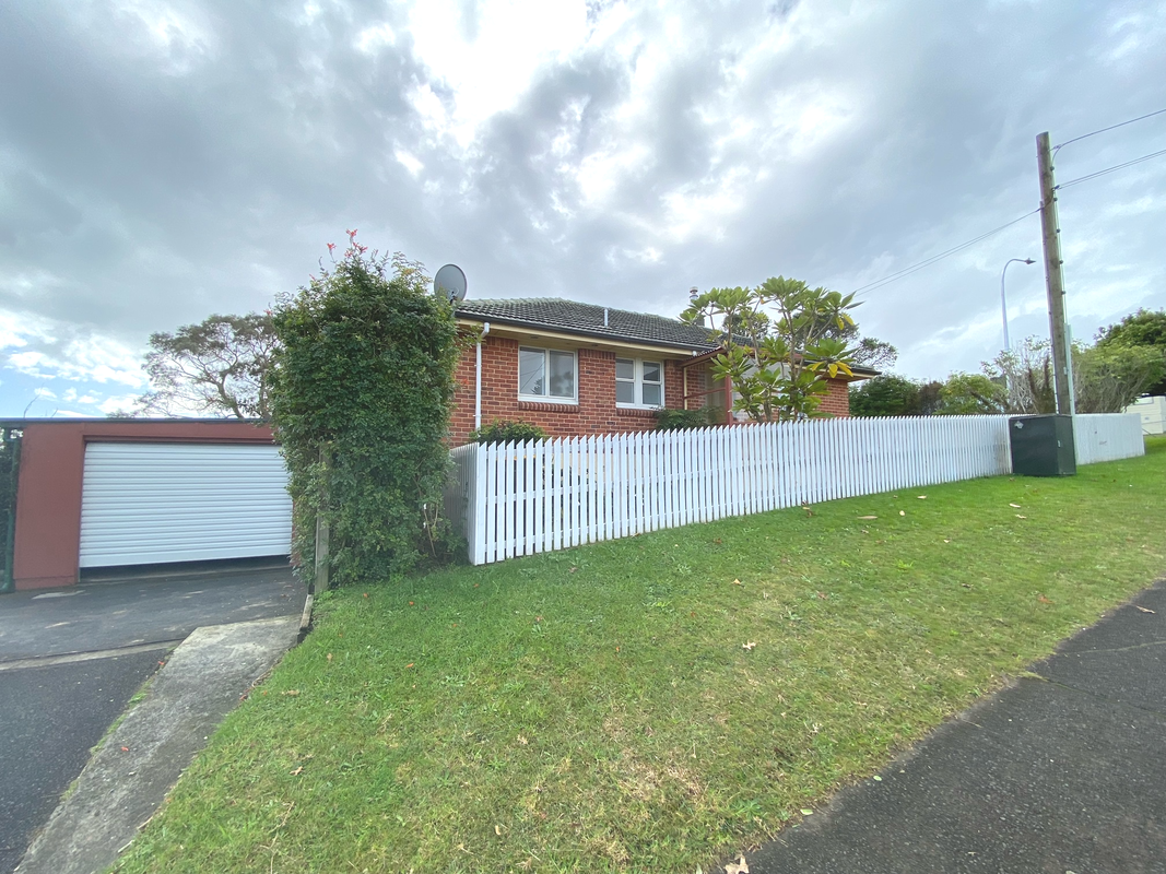 41 Captain Scott Road, Glen Eden, Auckland - Carousel 1