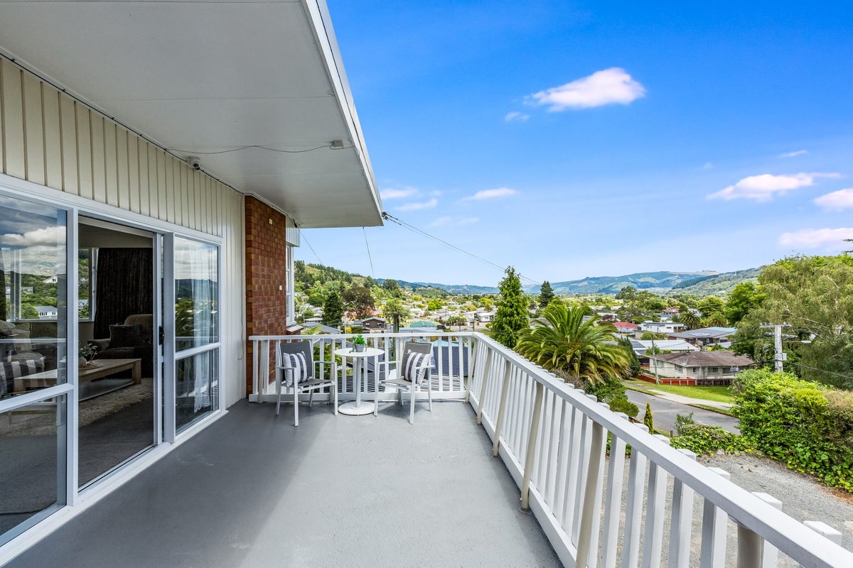 30 Norana Road, Maoribank, Upper Hutt - Carousel 2
