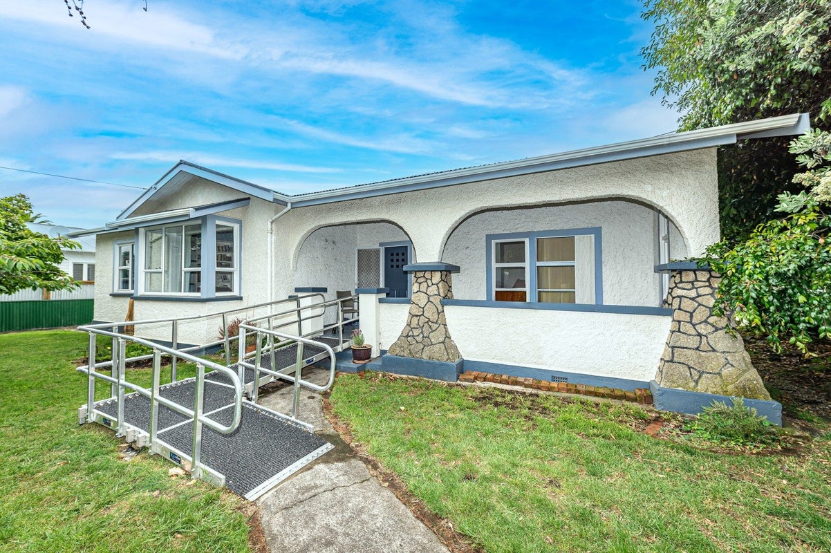 26 Mason Terrace, Gonville, Whanganui - Carousel 1
