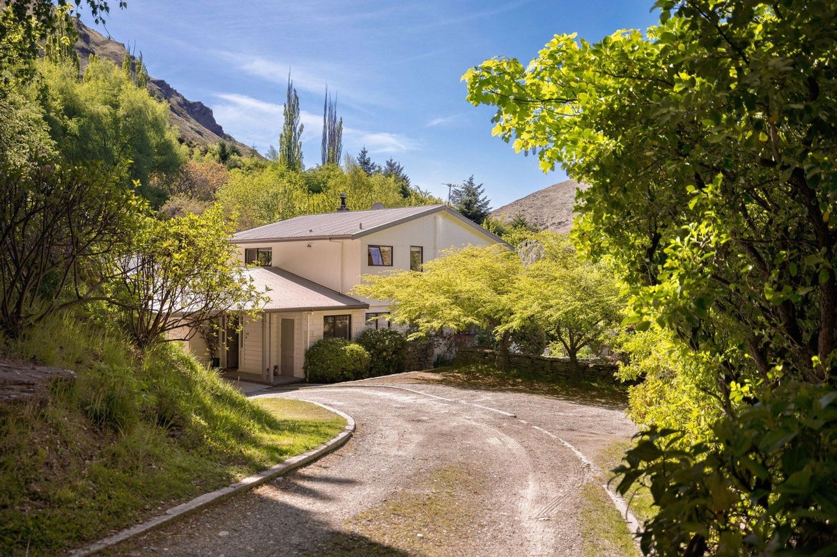 108 Moonlight Track, Arthurs Point, Queenstown - Carousel 1