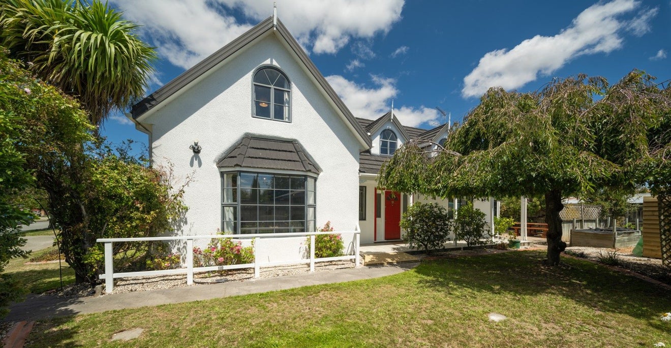15 Page Street, Redwoodtown, Blenheim - Carousel 1