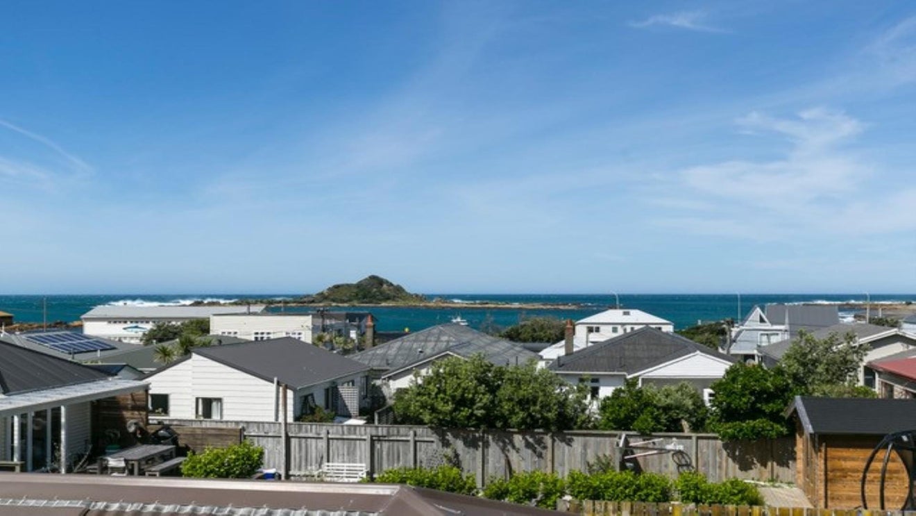 34 Brighton Street, Island Bay, Wellington - Carousel 16