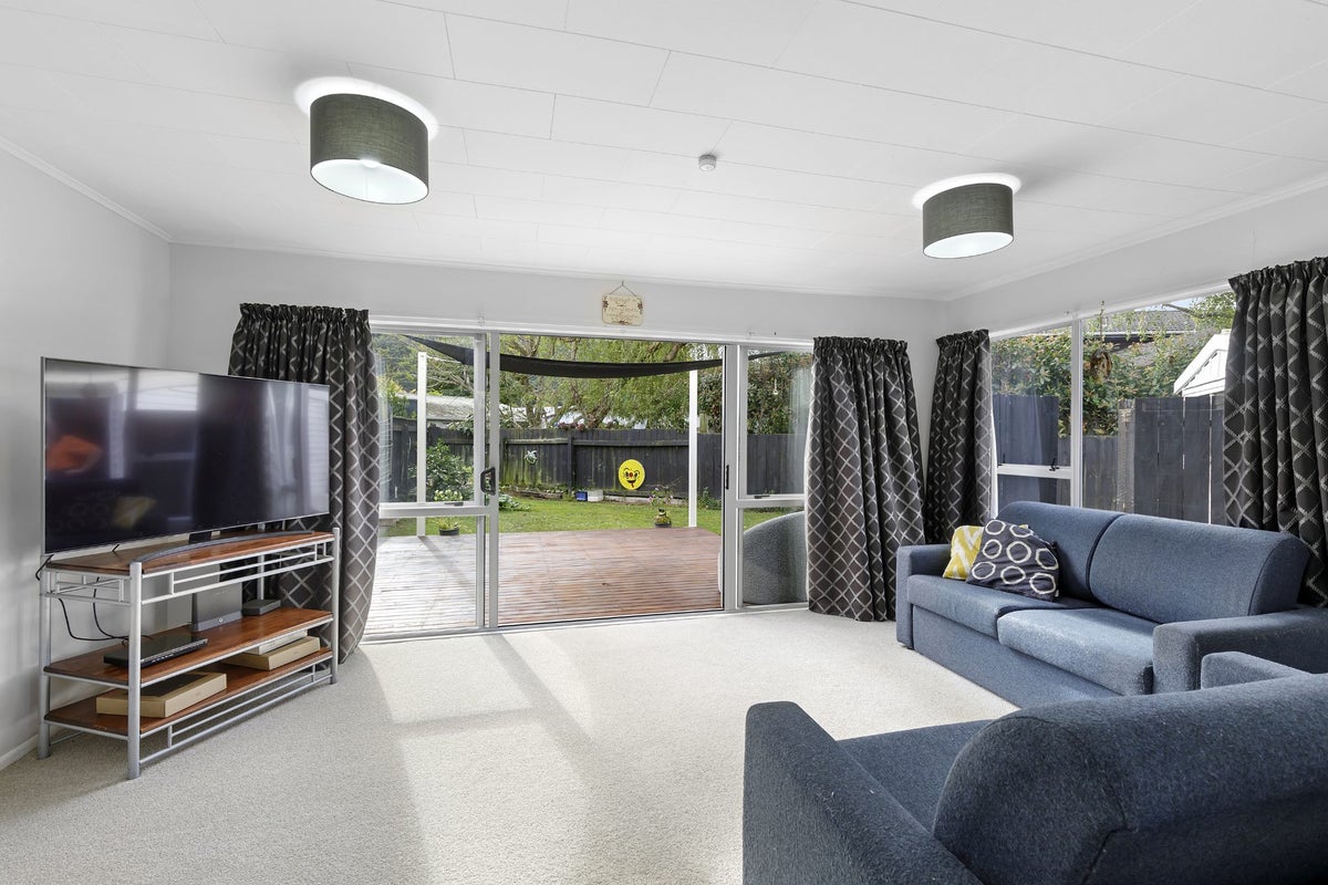 1/4 BERYL GR, BIRCHVILLE, UPPER HUTT - Carousel 1