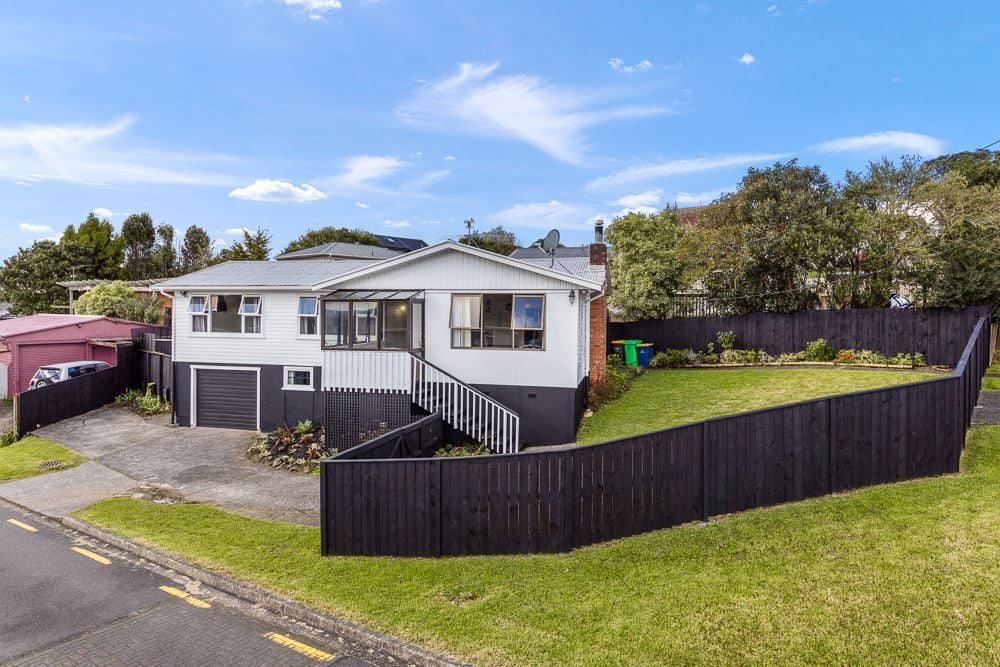 63 Vodanovich Road, Te Atatu South, Auckland - Carousel 1