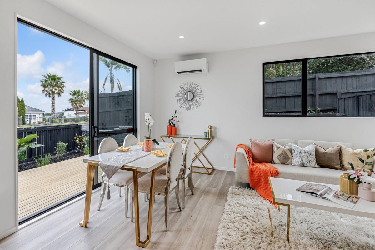 8/24 Great South Road, Manurewa, Auckland - Carousel 13