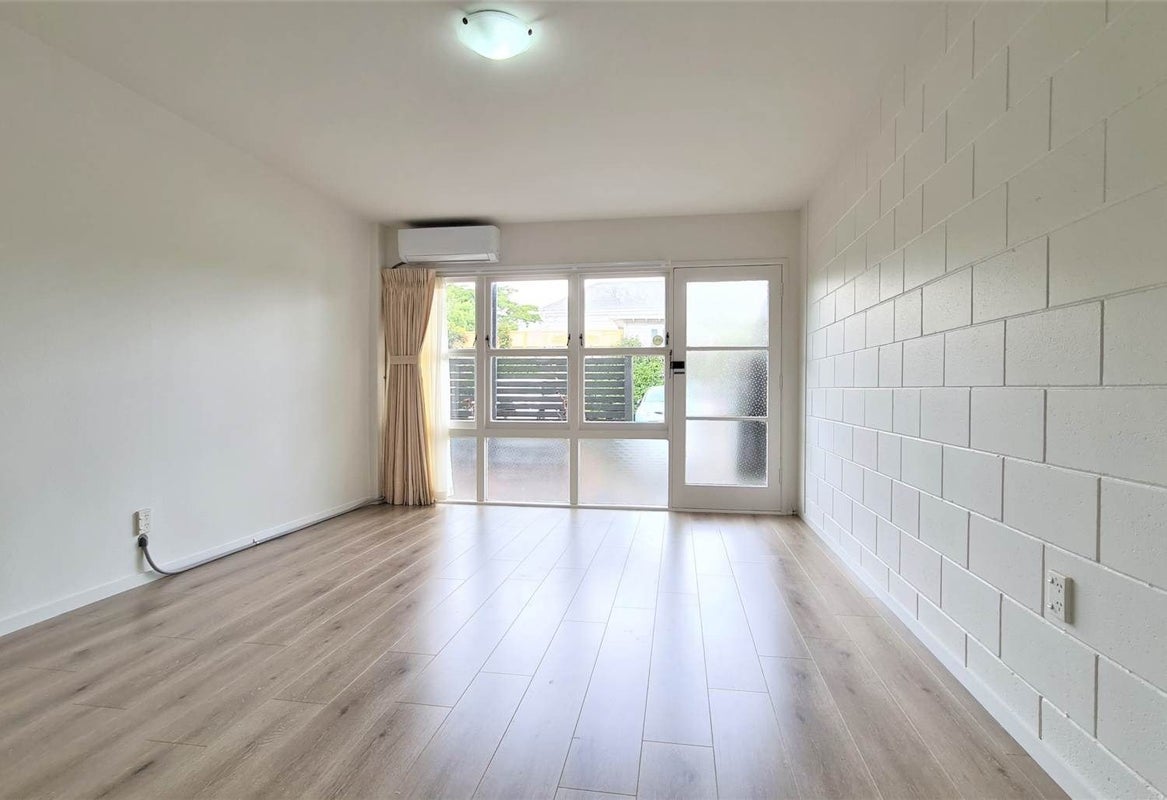 5/11 Tawera Road, Greenlane, Auckland - Carousel 1