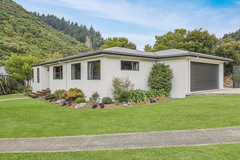 25 Clifford Avenue, Bishopdale, Nelson - Carousel 1