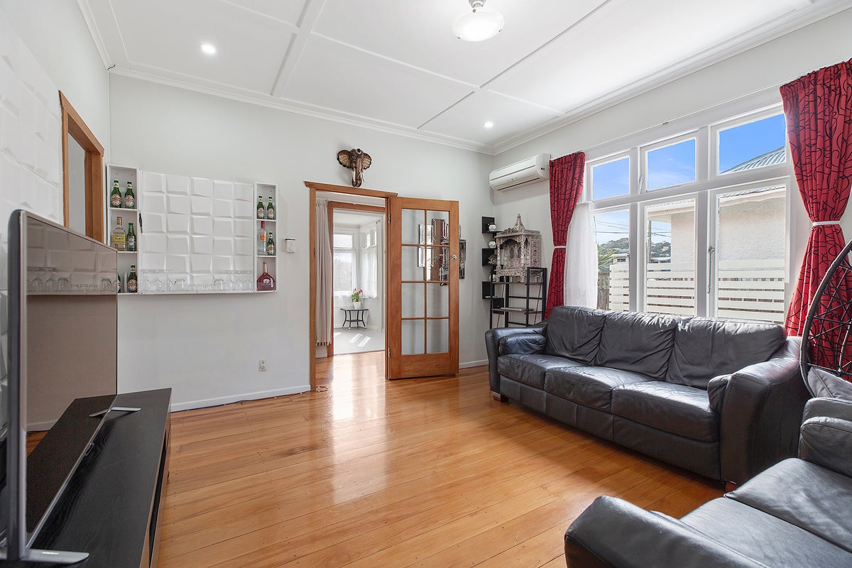 398 Broadway, Miramar, Wellington - Carousel 2