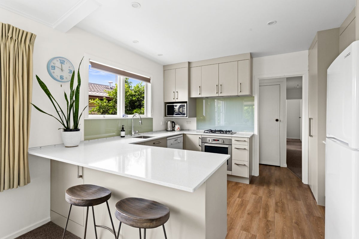 20 Totara Street, Taradale, Napier - Carousel 2